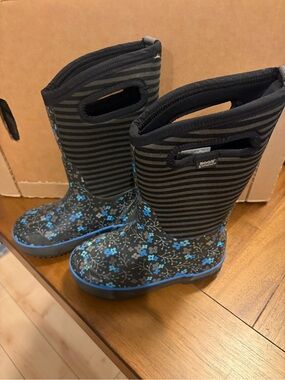BOGS Girls Waterproof Winter Boots – Size 13